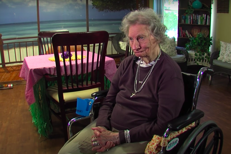 全美最後一位領取南北戰爭養老金的高齡阿嬤艾琳．特里普利特（Irene Triplett）於上周在養老院逝世，享年90歲。圖／截自YouTube