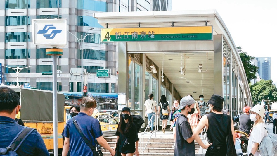 松江南京捷運站周邊，交通便捷，生活機能佳，吸引上班族、首購族進駐。記者林俊良／攝影