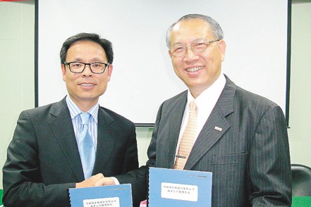 元大證券執行副總經理的李明山（左）。 圖為2011年的舊照，聯合報系資料照。
