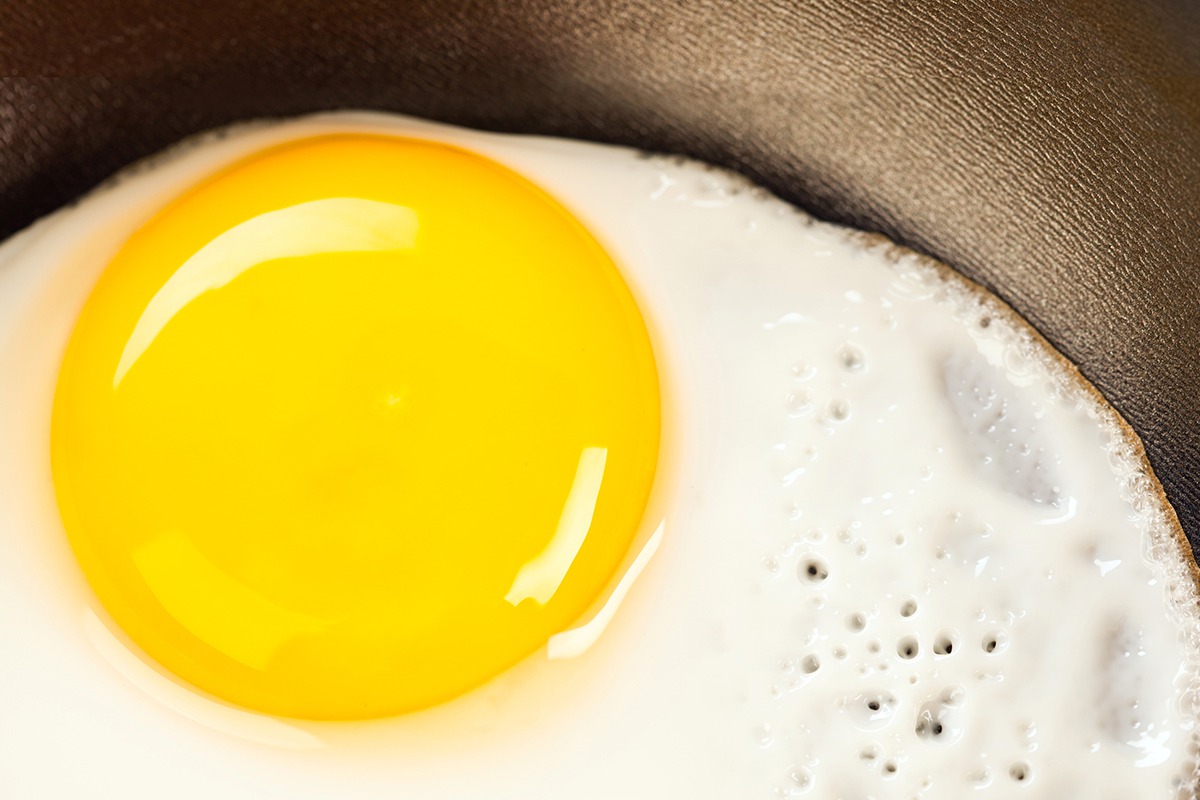 許多健康專家稱蛋是完美的食物，吃蛋的好處包括立即提升心情、抗癌、健腦、護視力等。