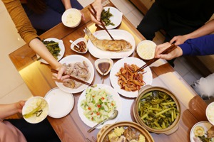 受疫情影響，多數國人今年留在台灣過年，春節連假聚餐需求也比往年大增。圖／聯合報系資料照片