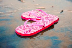 防兒童為救拖鞋溺水－這週是「揮別夾腳拖週」！