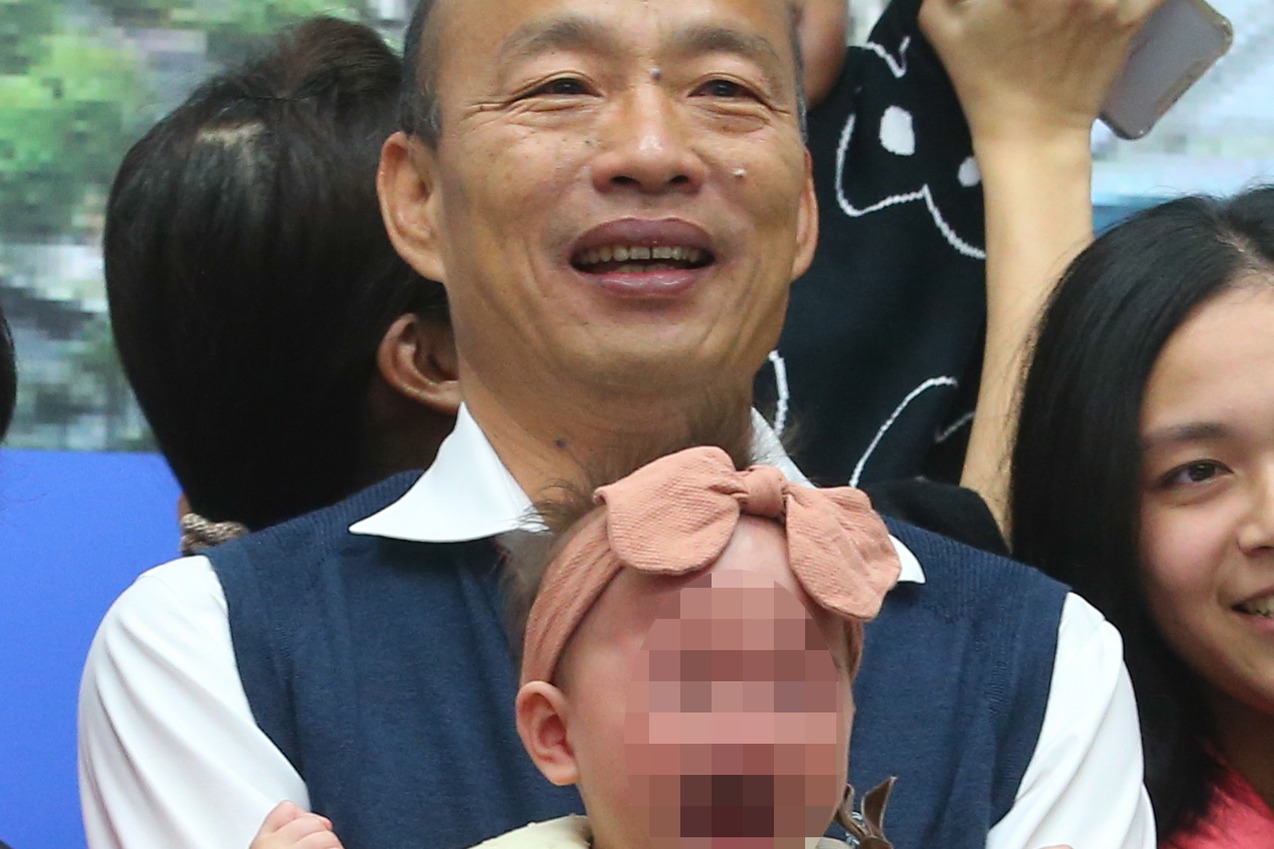 女兒被抱大哭影響韓國瑜選情？ 女嬰父：很抱歉 | 聯合新聞網