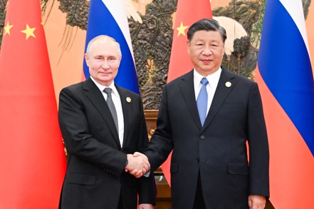圖為中國國家主席習近平（右）2023年10月在北京會晤俄羅斯總統普亭。 新華通訊社