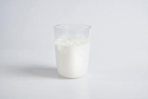 牛奶沒有牛！以色列研發「培養奶」，獲3.6億資金
