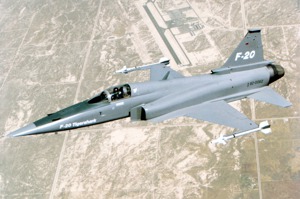 F-20的性能明顯超越前身F-5，但最後一架也沒賣出去。圖／美國空軍檔案照
