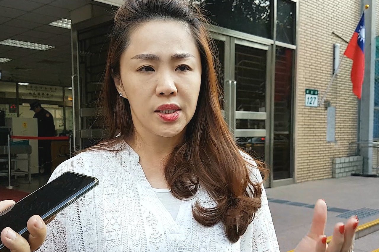 李婉鈺控遭警察吃豆腐 要她道歉「做不到」 | 聯合新聞網