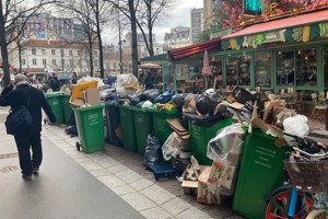 滿坑滿谷的垃圾淹沒巴黎，促使法國人反思日常減廢