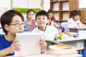 台灣1成學生過動症 研究揭「該體諒孩子還是該管教？」教養難題