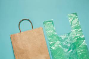 使用塑膠袋反而對環境影響最小？環團：重點在於「重複使用」及「消費行為」
