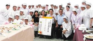 中華醫事科大開辦「坐月子烹調訓練班」，30名學員經200小時專業訓練，昨天結訓。 圖／中華醫事科大提供
