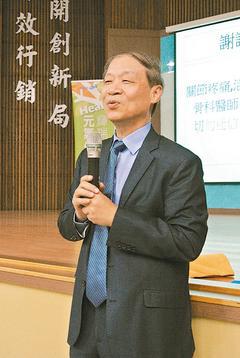 中國醫藥大學附設醫院骨科部主任許弘昌（圖）說「懶得運動、不想吃藥、不敢手術」，退化性關節炎症狀就不會紓緩。 記者喻文玟／攝影