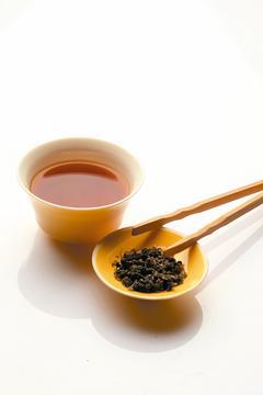 神農嘗百草，「茶」在中國的傳統研究中具有解毒功能，為傳統的藥用食材。「茶」更是中國飲食文明中，不可或缺的角色。 記者陳立凱／攝影
