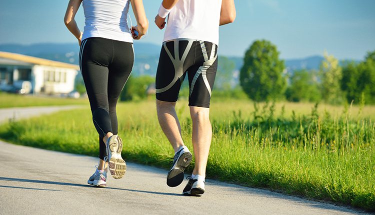 近年馬拉松運動相當盛行，但臨床上發現，不少民眾搶搭馬拉松熱潮，平日卻疏於訓練，造成肌肉、韌帶拉傷。