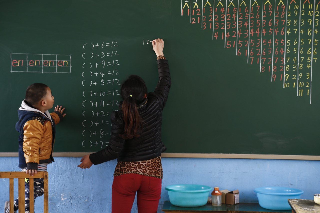 研究發現兒童提早學習數學，可增加成功機會。圖為一所中國的幼稚園在上數學課。