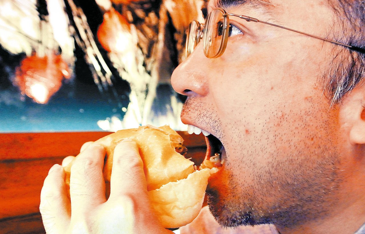 台南市衛生局調查，發現坊間早餐店漢堡肉「不夠純正」。