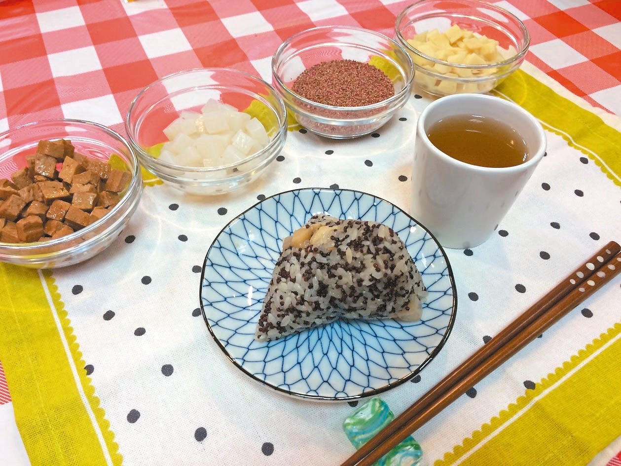 基隆醫院推出紅藜粽子食譜，教導民眾端午節吃得健康。