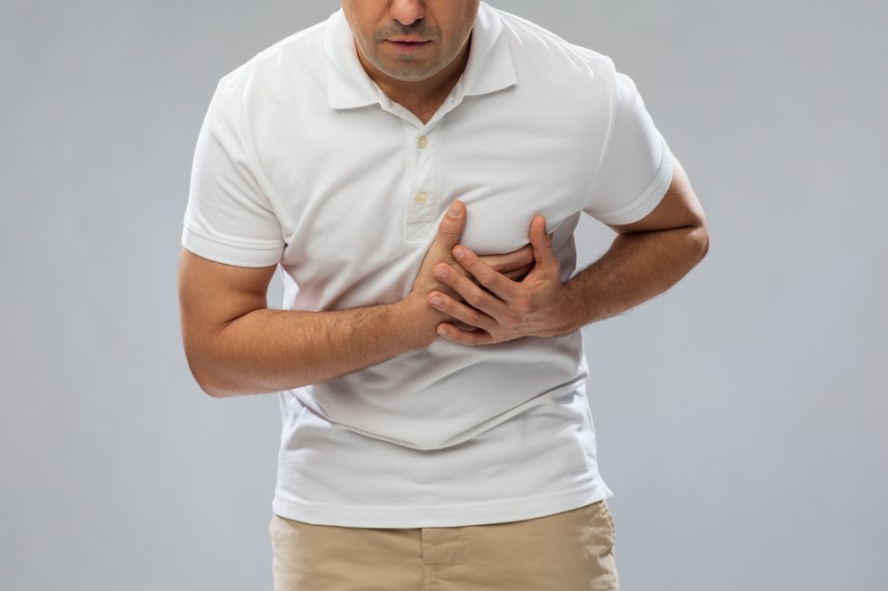 當人體處在炎熱環境時，血管就會擴張、流汗增加，導致血壓下降、脫水，這時心臟血流減少，血液也會變得濃稠，心肌梗塞風險也隨之提高。