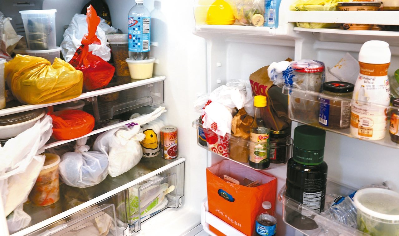 別等食物「放冷」， 營養師說溫度在60度以下就可進冰箱。