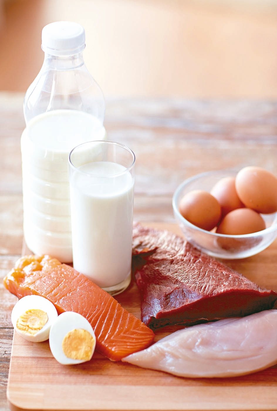 蛋白質是人類不可或缺三大營養素之一，長者缺乏蛋白質，可能導致肌少症、加速失能；年輕人或中壯年也因攝取非優質蛋白，而造成雖不肥胖卻體脂肪居高不下。