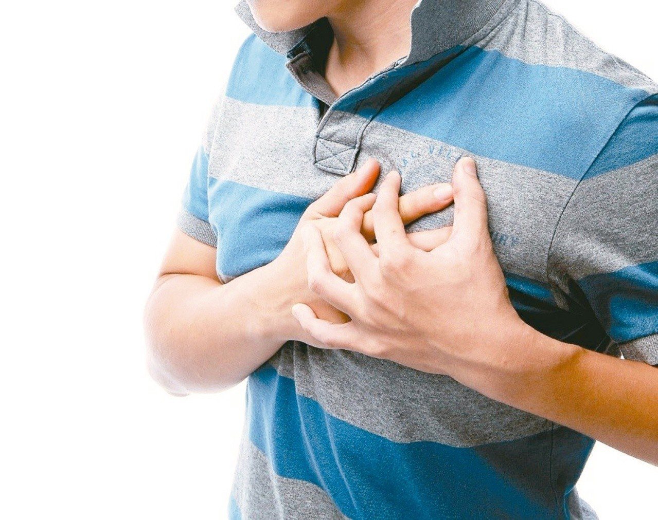 心臟負責將血液輸送到全身各部位，若負責供應心臟血液的動脈阻塞，常見症狀以胸悶、胸痛為主，部分民眾以喘不過氣、全身無力來表現。圖／聯合報系資料照片