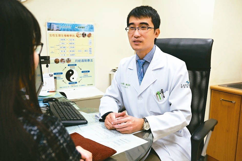 壢新醫院中醫科主任陳宗政表示，大魚大肉多應酬少活動，可以透過茶飲消食化積。
