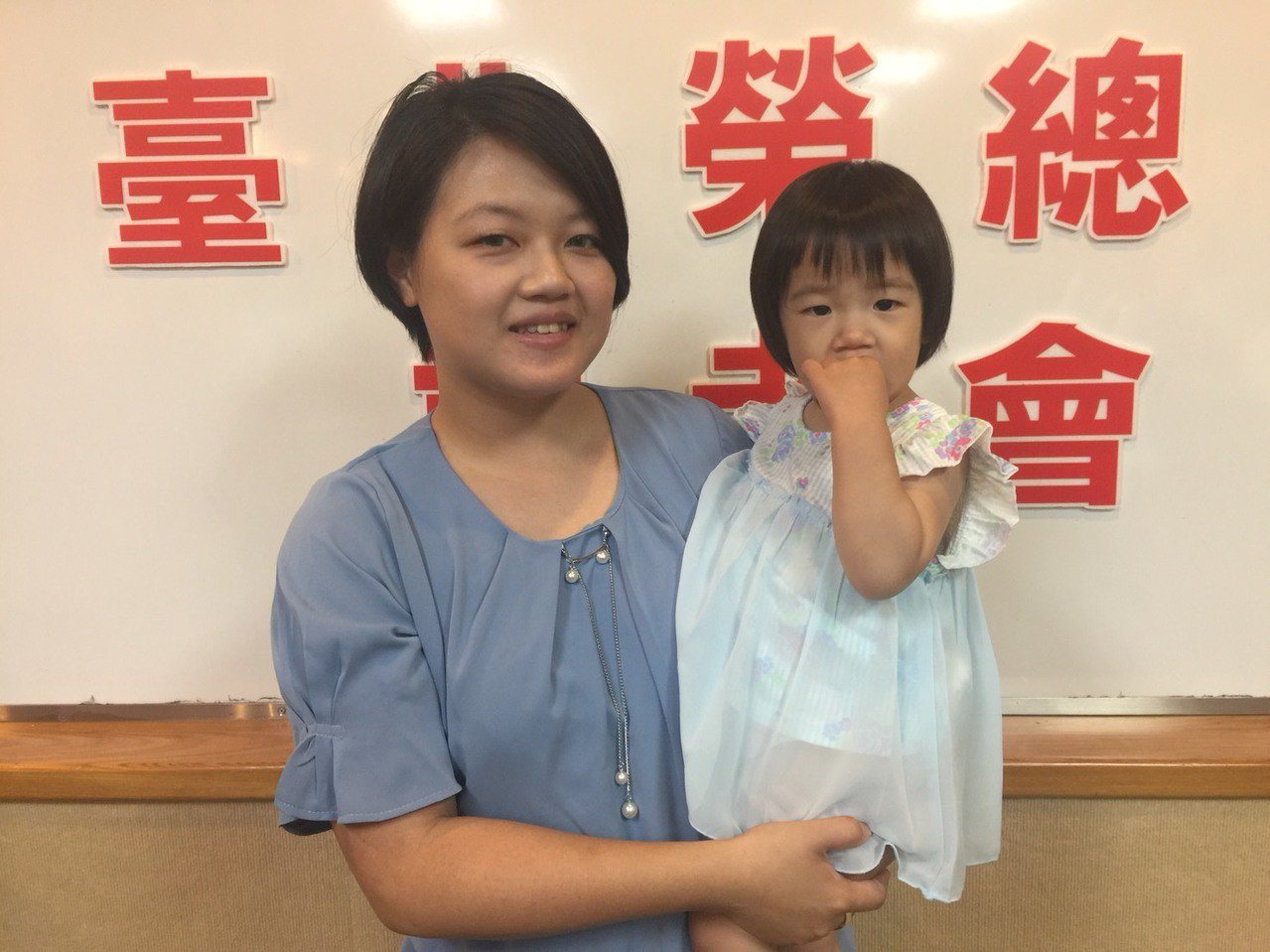 陳小妹與母親合照。

記者黃安琪／攝影