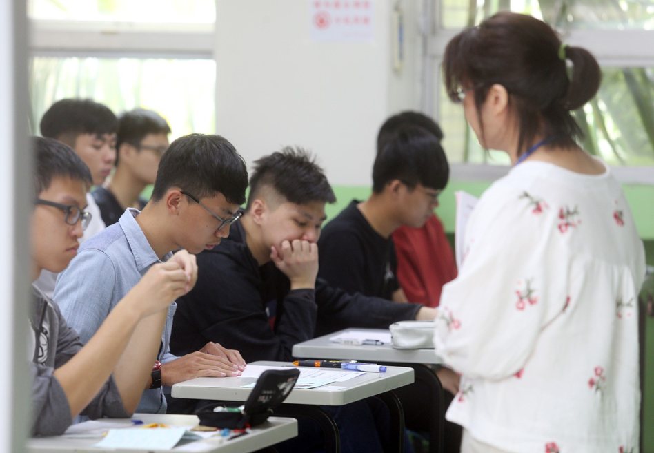 顏擇雅認為台灣許多大學的讀書風氣有待加強。圖為考生示意圖。 記者曾吉松／攝影