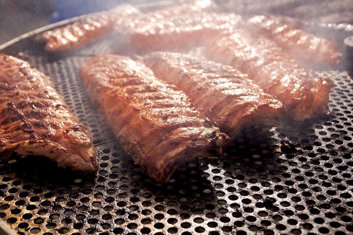 某些食物會增加大腸癌風險，而這些食物是紅肉和加工肉類。