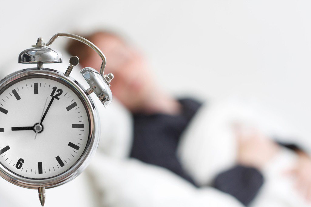 成年人睡眠時間不固定，容易造成代謝疾病出現。