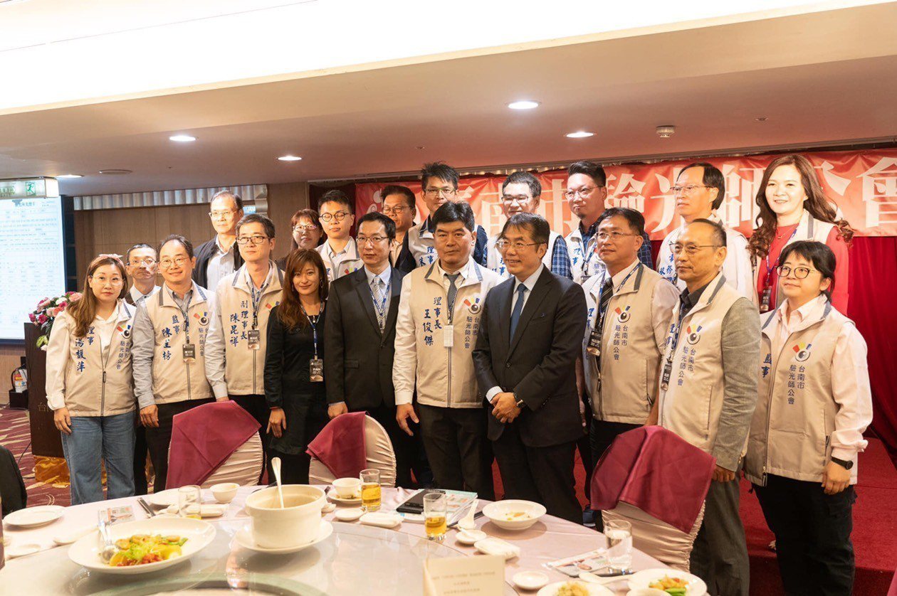 台南市驗光師公會慶祝成立一周年。圖／台南市驗光師公會提供