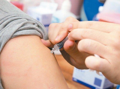 疾管署提醒民眾，前往麻疹流行地區前，可先至國內旅遊醫學門診評估是否需要自費接種MMR疫苗。聯合報系資料照