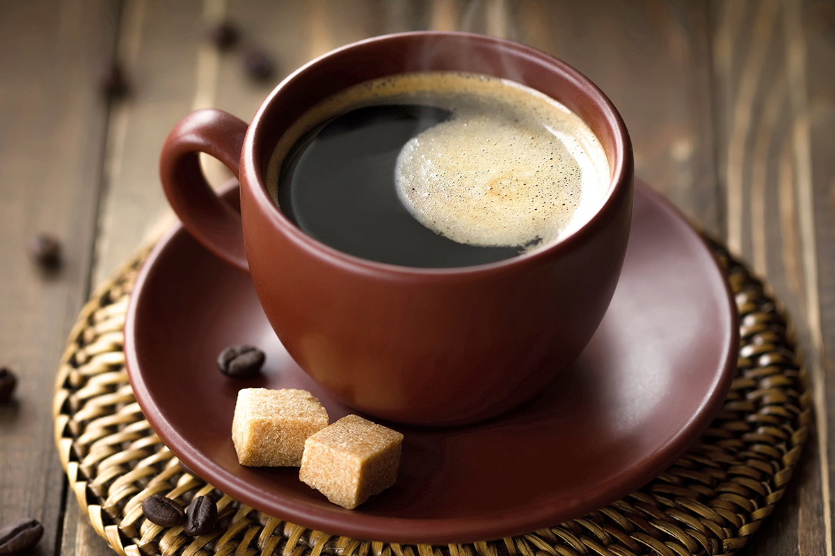咖啡中有助瘦身的物質綠原酸，會因為牛奶的介入，使得身體的吸收率下降。