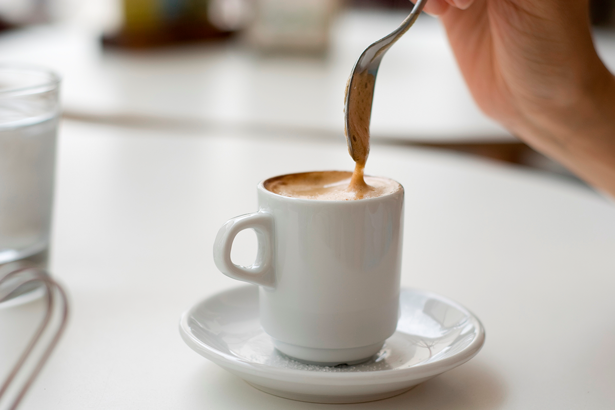 一項分析報告曾經指出：「即使少量咖啡因也可以改善肺功能，而且長達四小時。」