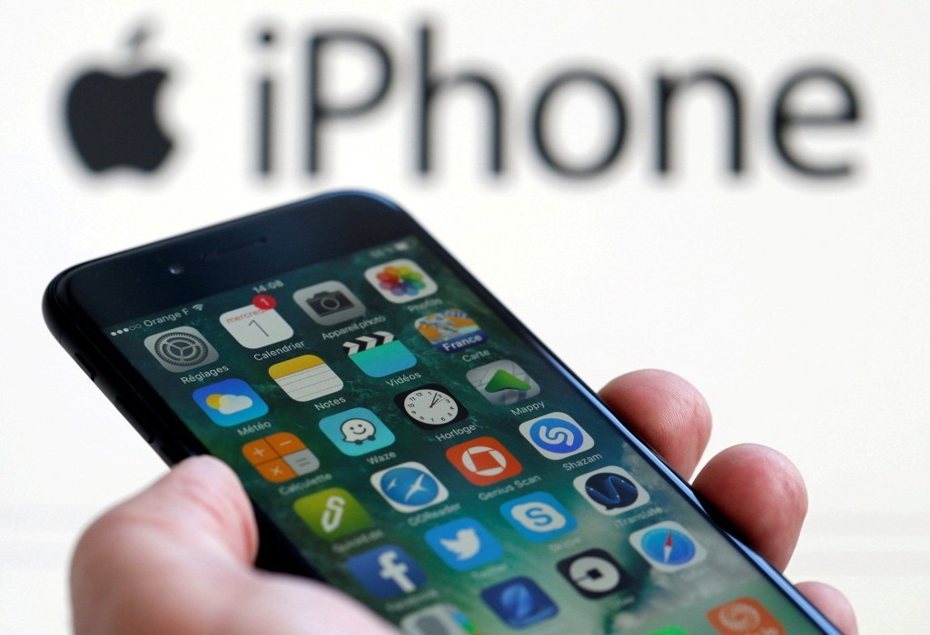 中國市場以往為蘋果高階手機銷售主戰場之一，受到美中貿易衝突及華為高階產品熱銷的雙重衝擊，全球生產總量排名滑落至第三。 路透