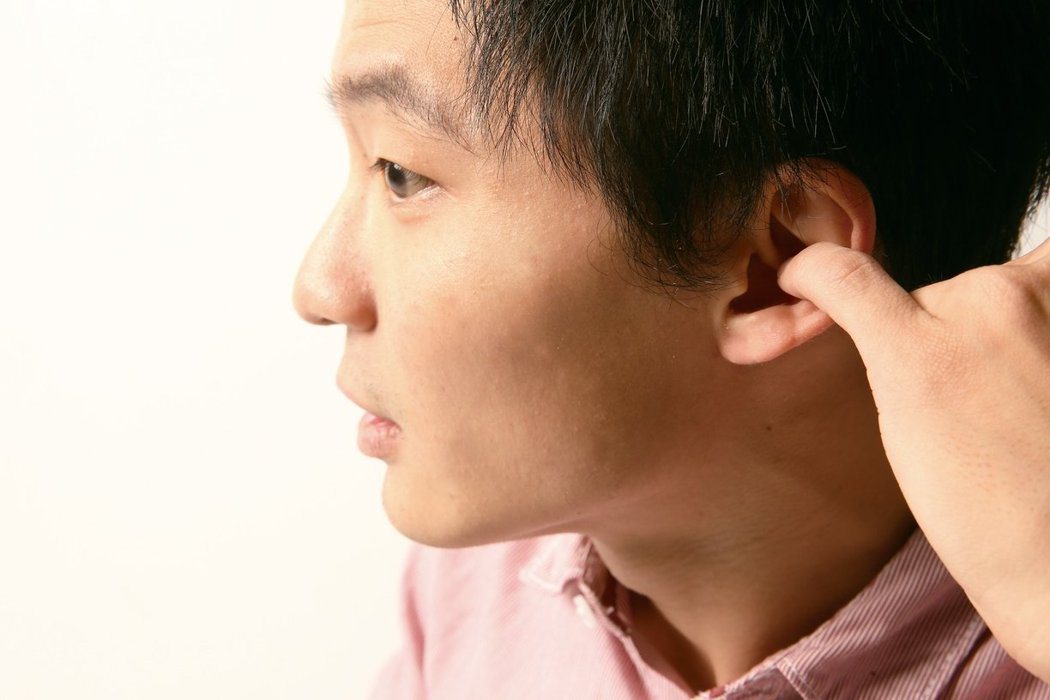 醫師表示，耳屎堆積請找耳鼻喉科協助清理，不要自行亂挖耳朵。圖／聯合報系資料照片