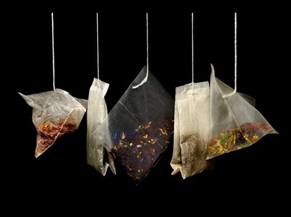 根據加拿大研究人員，塑料茶包可能釋出大量塑膠微粒。取自Instagram@blueteabox