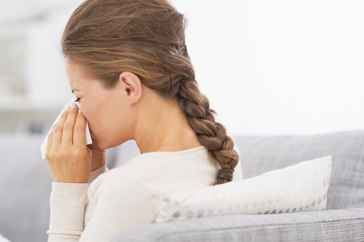 過敏性鼻炎患者常用鼻腔噴霧劑來治療或舒緩鼻炎、鼻塞等症狀，但有人擔心長期使用會不會導致嗅覺喪失？