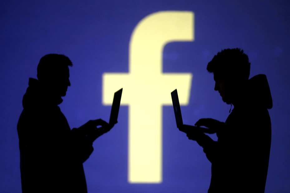 臉書（Facebook）今天無預警發生大規模貼文違反社群守則而遭移除的問題。 路透