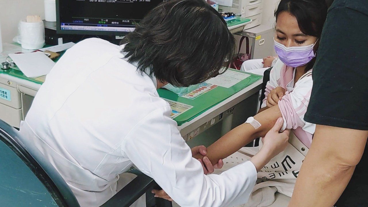 妮娜每周都要回診，評估是否需要輸血。圖／台灣國際勞工協會提供。