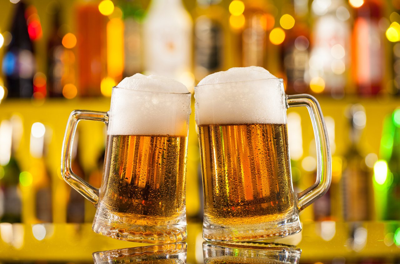 喝酒會提高罹患癌症的風險，更易導致肥胖又傷肝。圖╱123RF