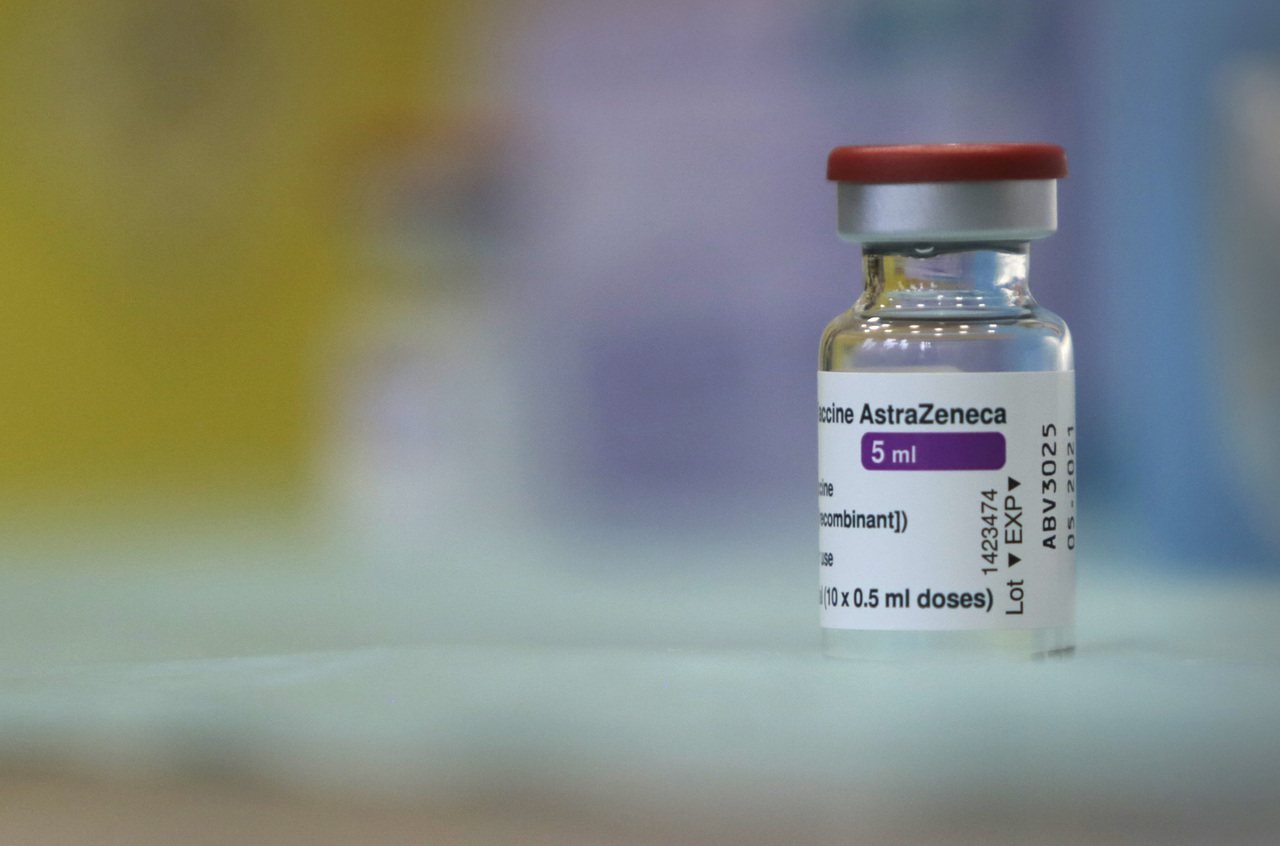牛津大學與阿斯特捷利康（AstraZeneca）合作研製的AZ新冠疫苗。美聯社