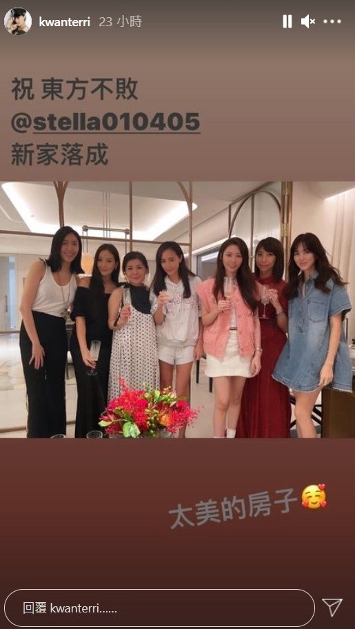 張清芳(左三)與姐妹們一起慶祝生日和新居落成。圖／摘自IG