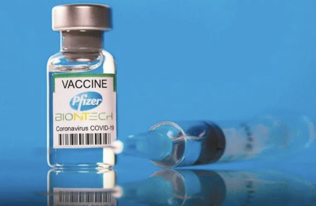針對中央流行疫情指揮中心擬先讓6到11歲施打莫德納，BNT仍未通過審核且疫苗採購也卡關。路透社