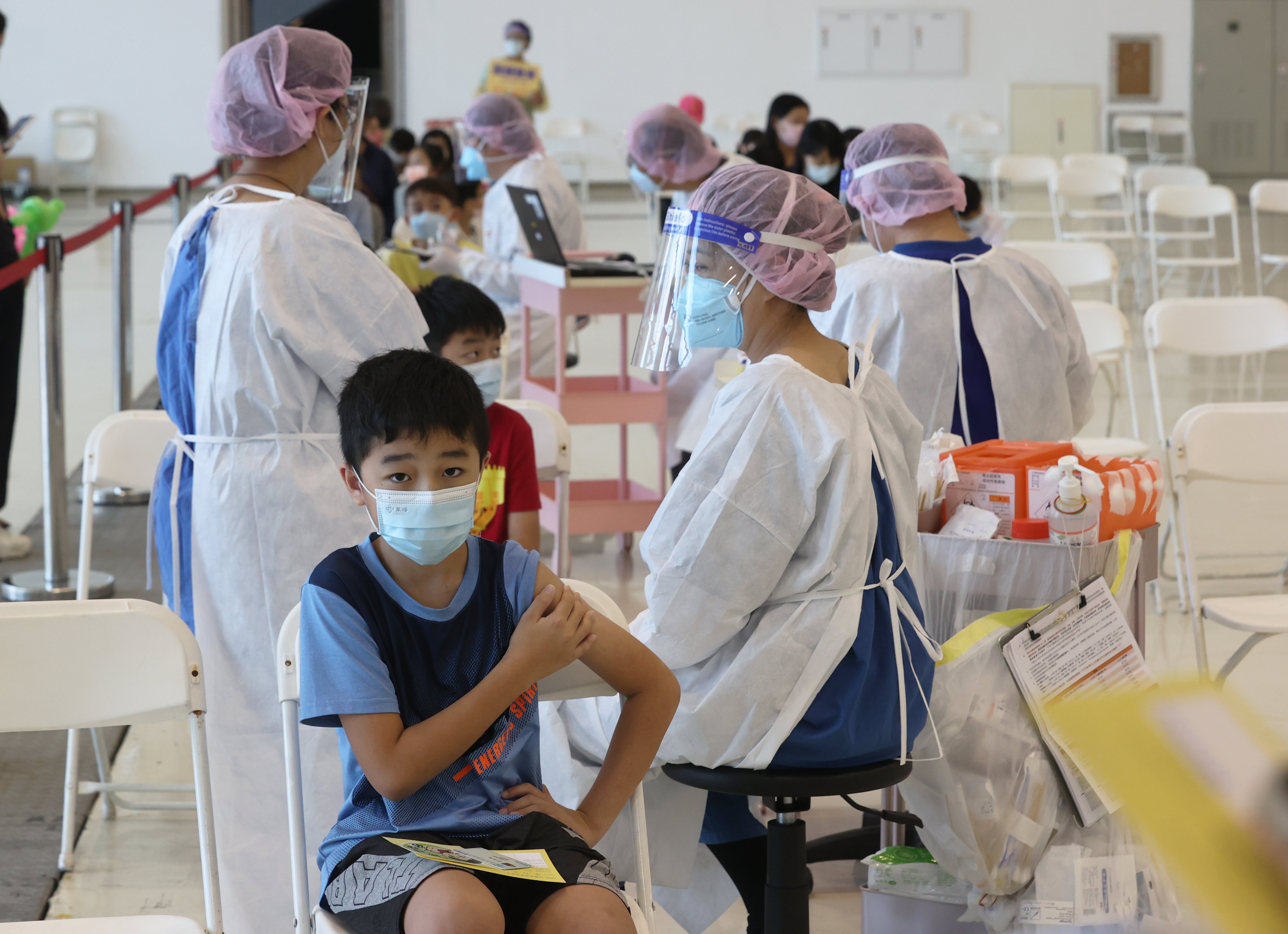 為了加速防堵疫情擴展，中央在各縣市增開大型接種站。記者劉學聖／攝影