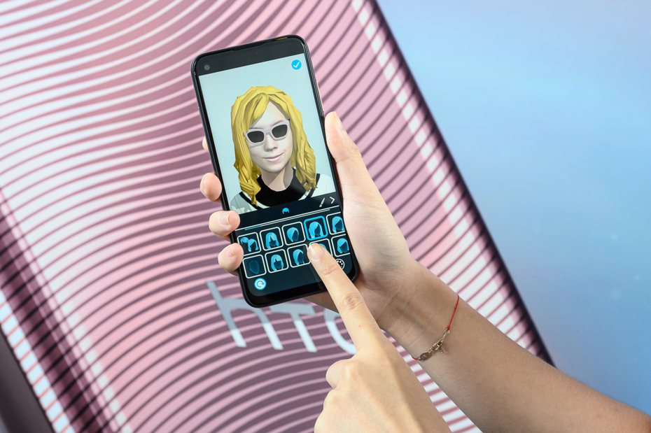 可在手機上輕鬆建立虛擬分身的VIVE Avatar，自在遨遊於藝術展覽、演唱會、商務會議等各項不同虛擬活動與體驗。圖／HTC提供