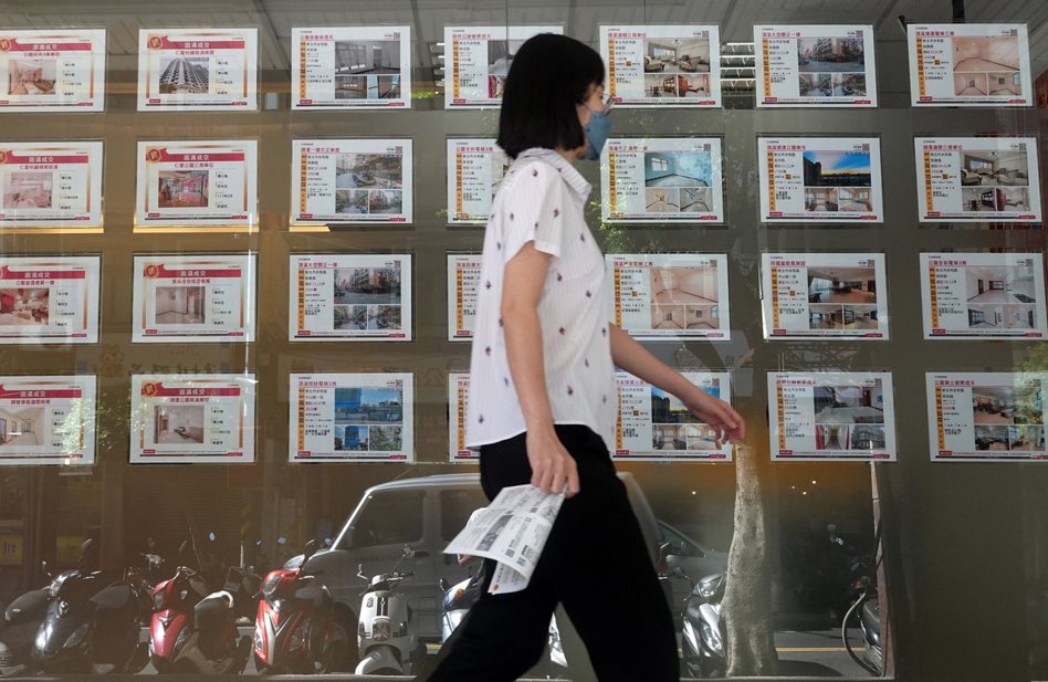中華郵政宣布，自28日起調整存款利率，公教人員「築巢優利貸」的貸款利率將增至1.81%，青年安心成家房貸（一段式）利率，也由1.65%上調至1.775%。記者杜建重／攝影