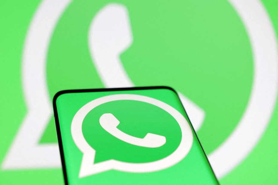 通訊軟體巨頭WhatsApp 25日出現大當機，英國、南非及亞洲各地超過10萬用戶回報通訊功能故障，各國網友也紛紛上推特哀號。路透