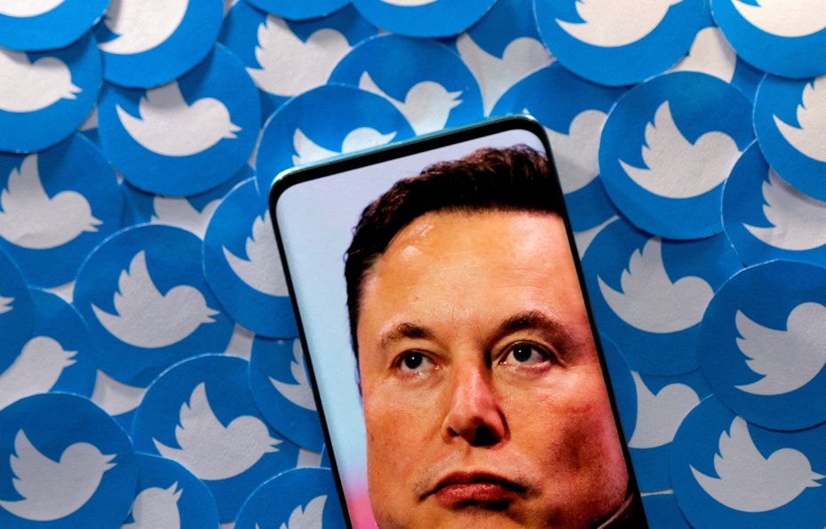 社群媒體推特（Twitter）新老闆馬斯克（Elon Musk）15日表示，推特廣受歡迎的「藍勾勾」（Twitter Blue）付費訂閱服務29日將重新推出，較原定計畫稍晚一些些。路透
