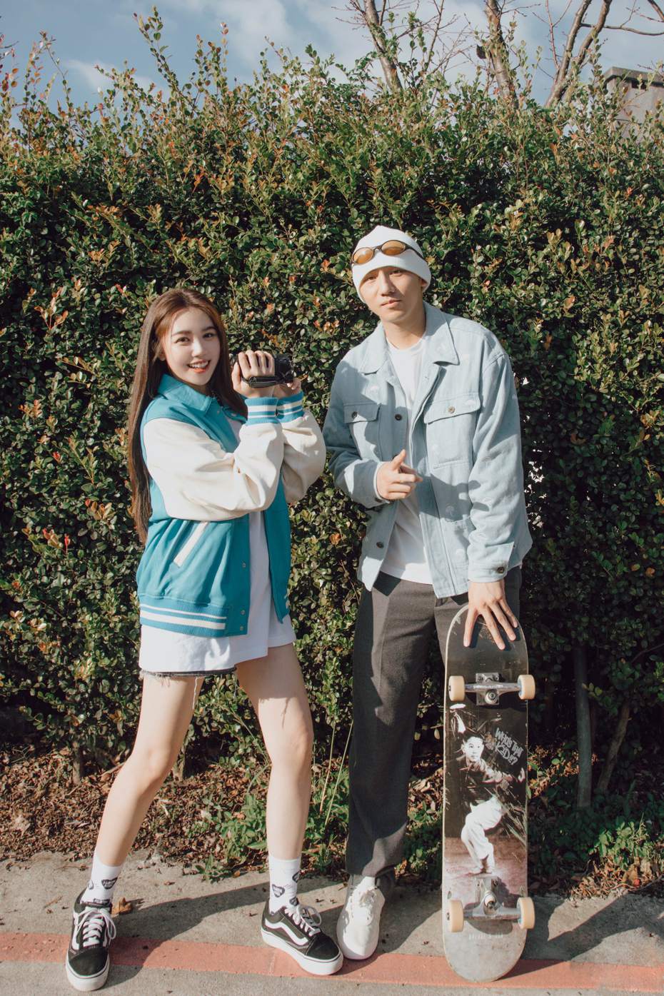 林茉曦（左）新歌「敢愛我就敢痛」MV請到曾在偶像劇「西街少年」演出的童星柯家恩。圖／索尼音樂提供